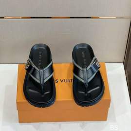 Picture of Louis Vuitton Slippers _SKULVsz38-45BS0602317